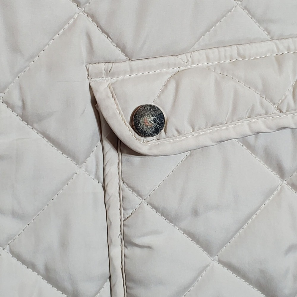St. Johns Bay Womens Large Quilted Puffer Vest off white 2 Pockets Gold Zip - Picture 6 of 7